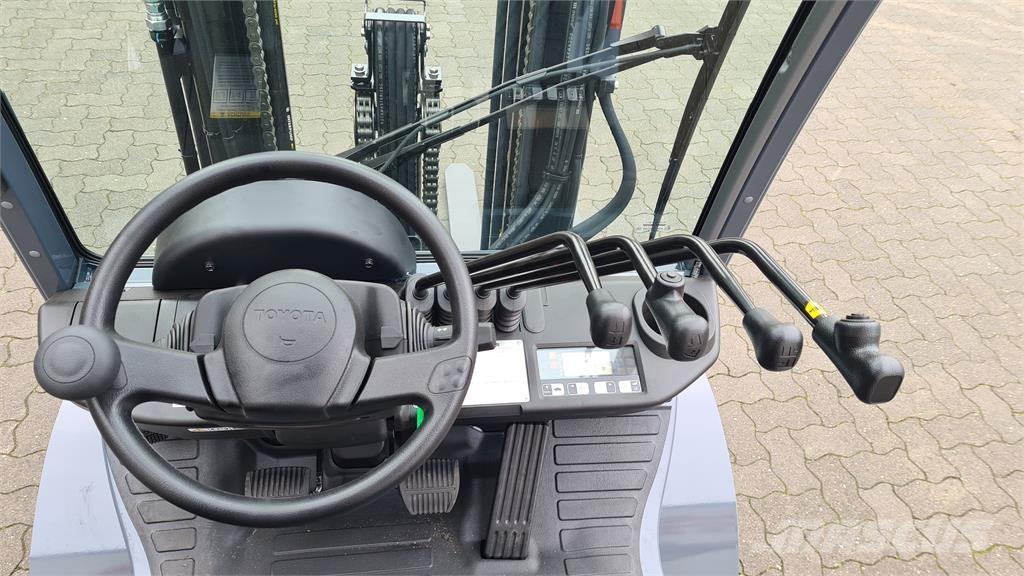 Toyota 02-8FGF25 LPG (dujiniai) krautuvai