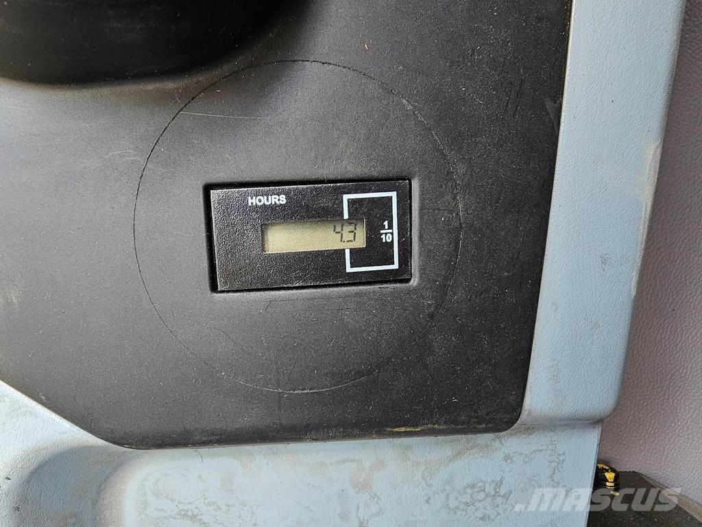 Hyundai R215L Vikšriniai ekskavatoriai