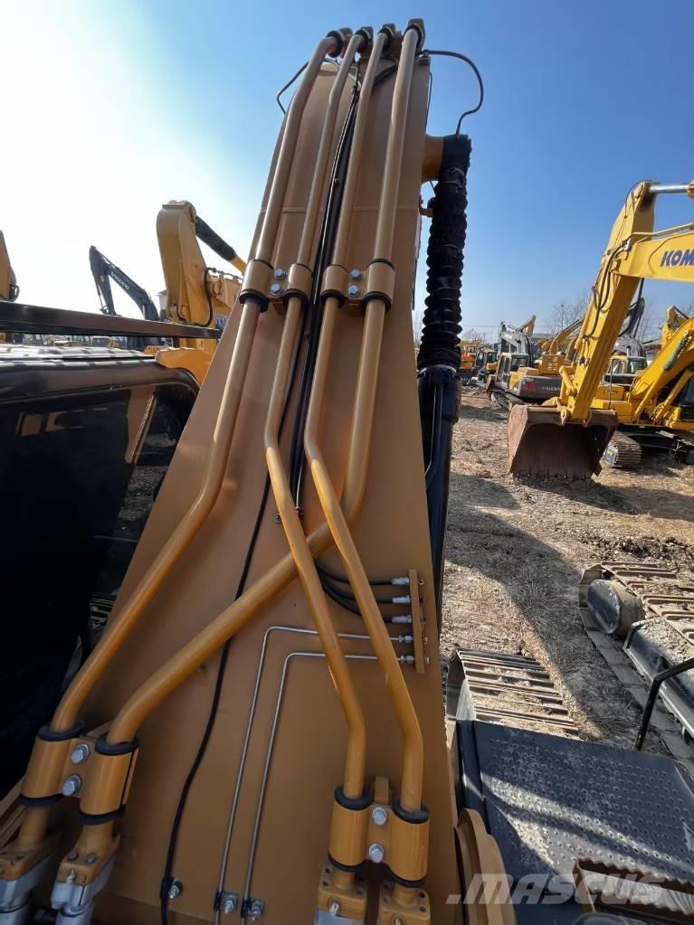 CAT 330 D2 Vikšriniai ekskavatoriai