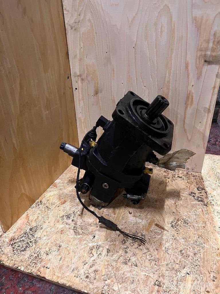 John Deere F062899 Hidraulikos įrenginiai