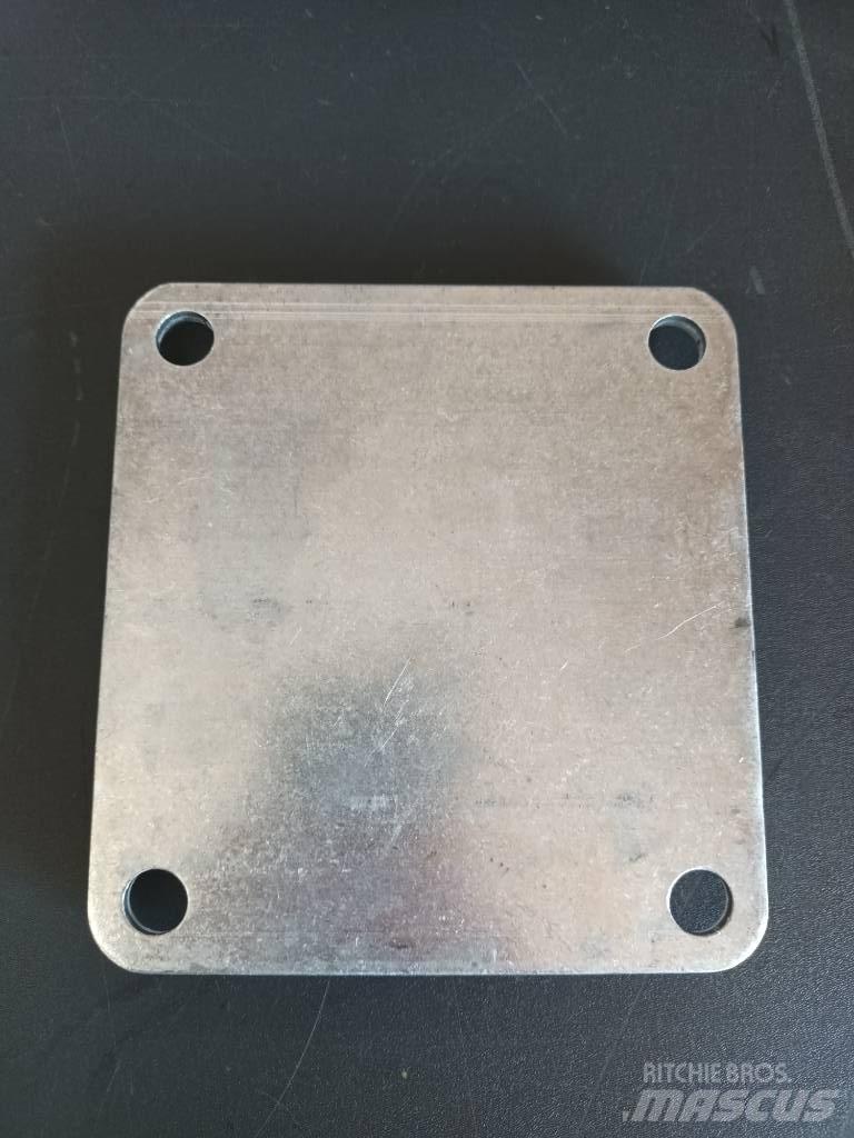 Volvo COVER 1669376 Varikliai
