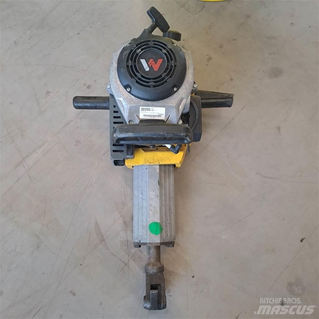 Wacker Neuson BH55 Plūktuvai