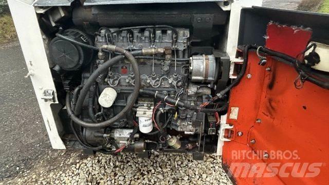 Bobcat 873 Krautuvai su šoniniu pasukimu