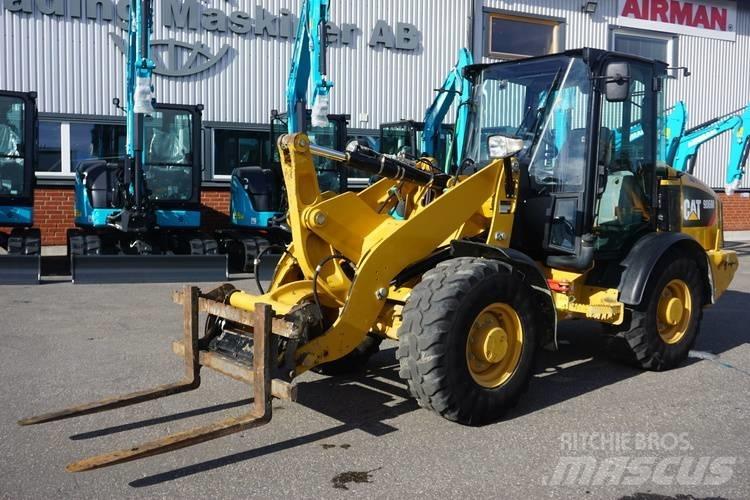 CAT 906M *Uthyres* Naudoti ratiniai krautuvai