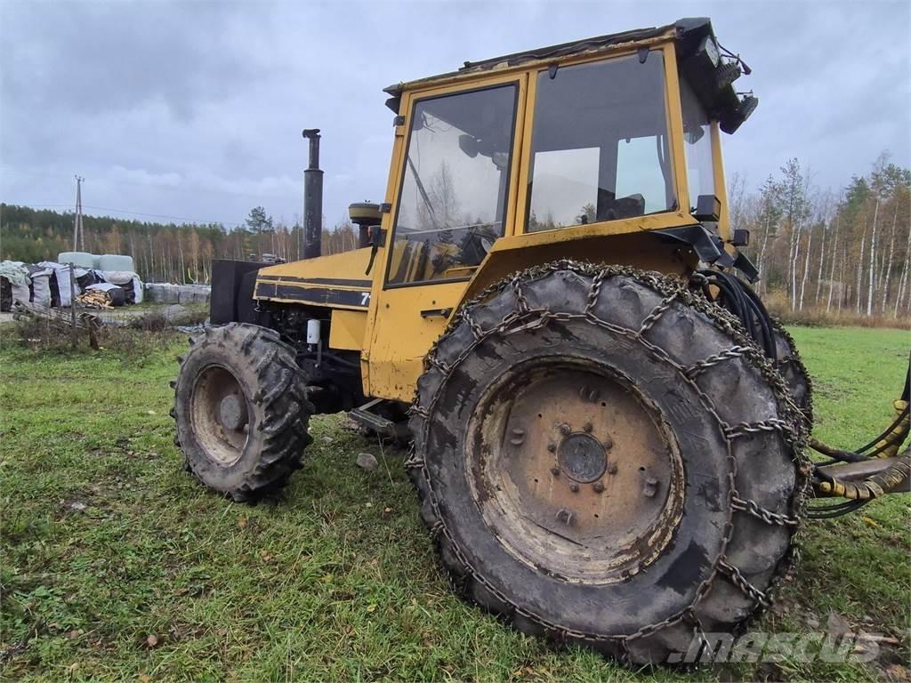 Valtra 715M Traktoriai