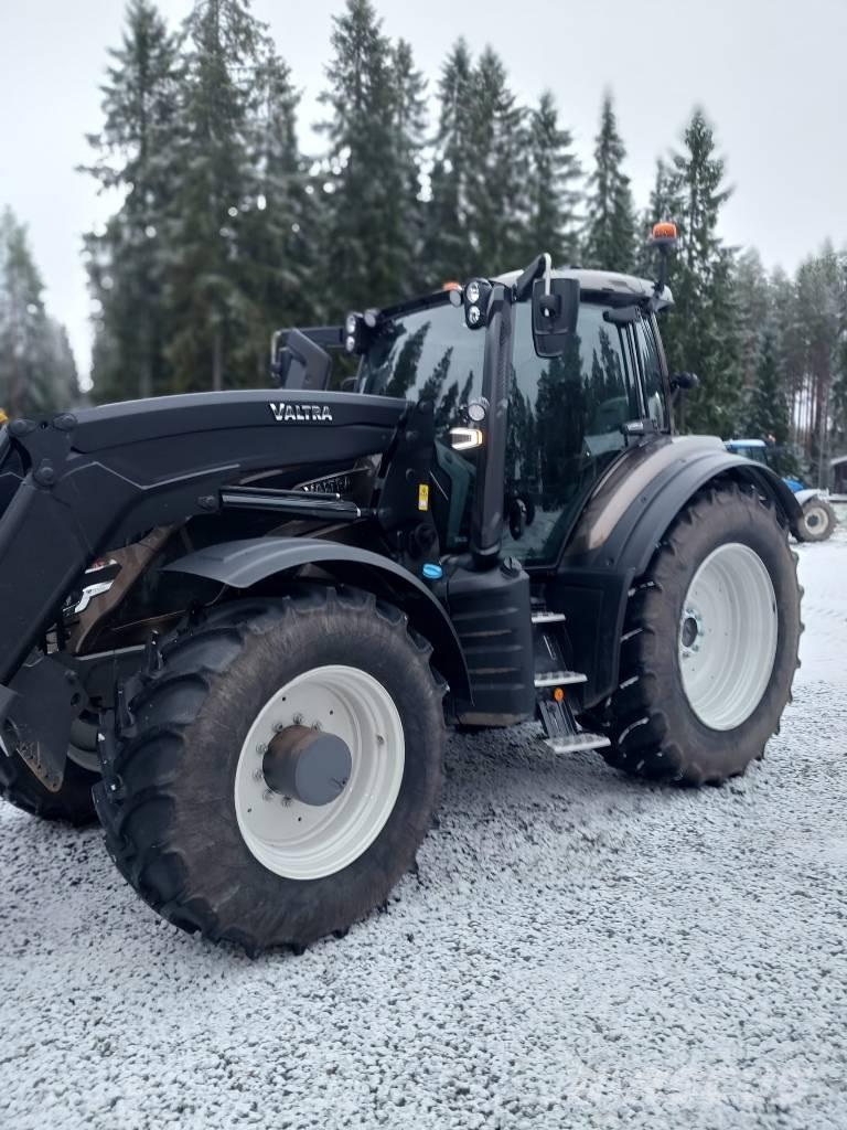 Valtra T 235 Traktoriai