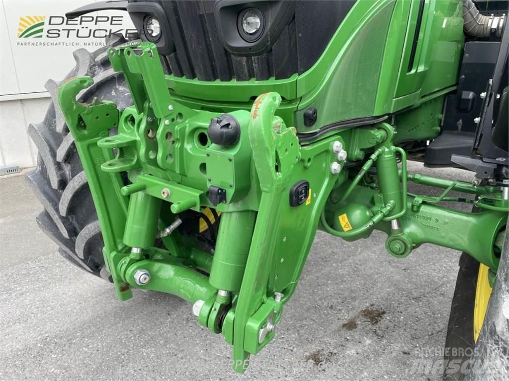 John Deere 6230R Traktoriai