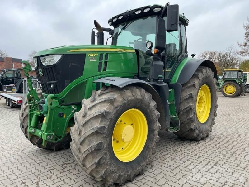John Deere 6250R Traktoriai