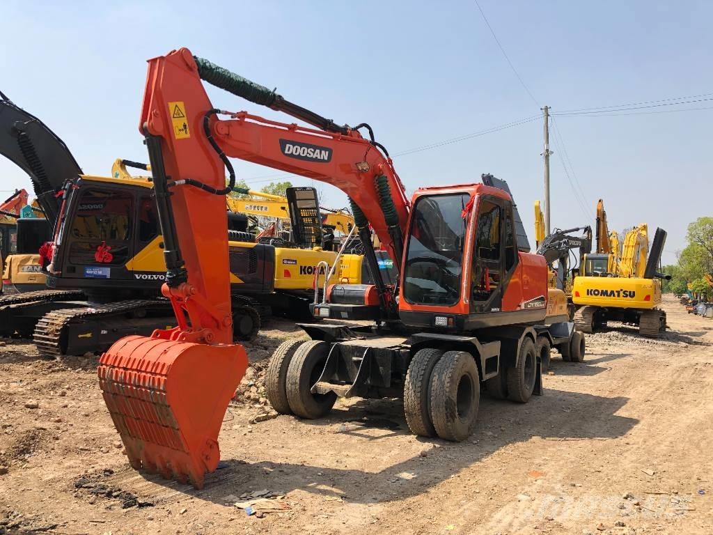 Doosan DX150W Ratiniai ekskavatoriai