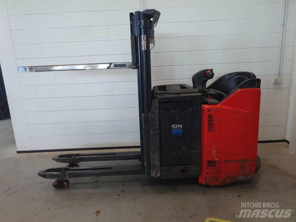Linde D 12 Savaeigiai rietuvai
