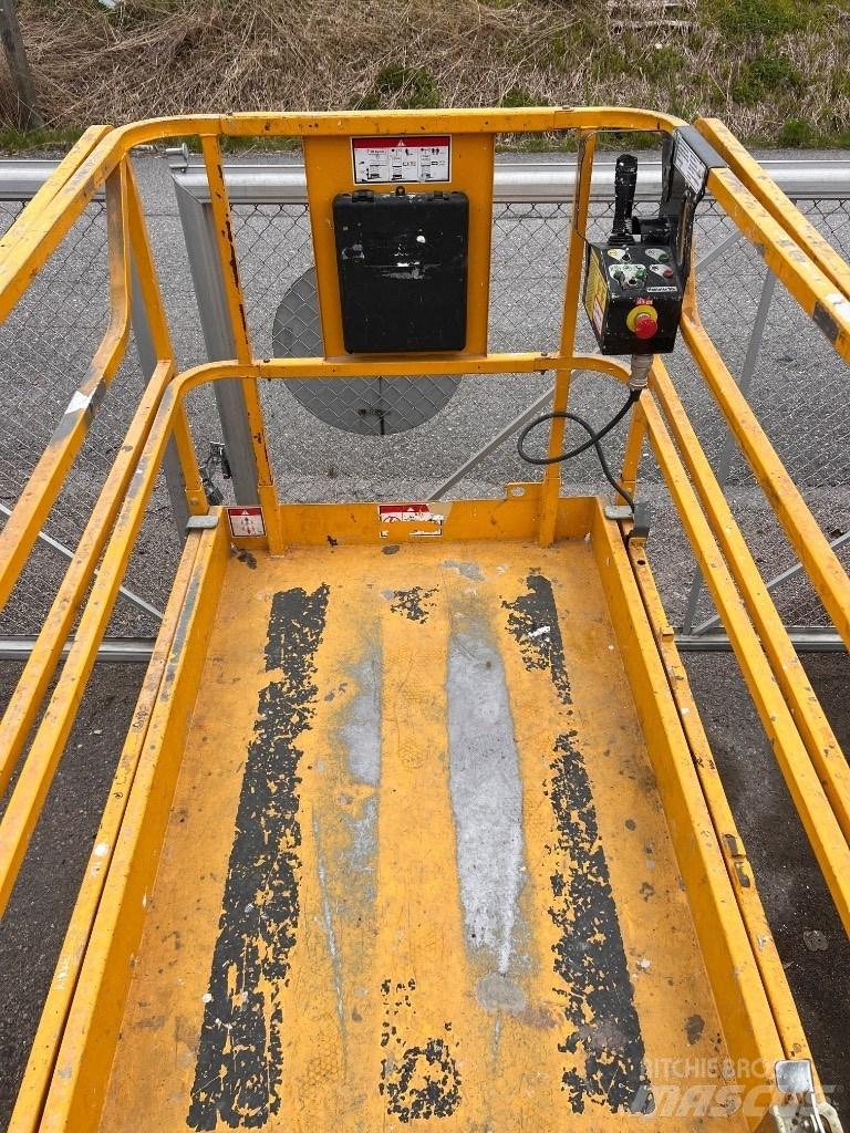 Haulotte Compact 12 Žirkliniai keltuvai