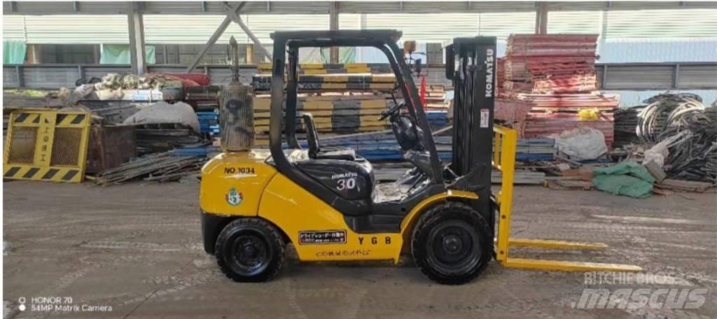 Komatsu FD 30 T-14 Dyzeliniai krautuvai