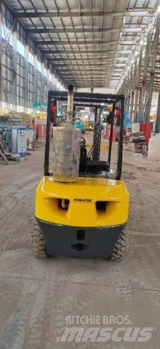 Komatsu FD 30 T-14 Dyzeliniai krautuvai