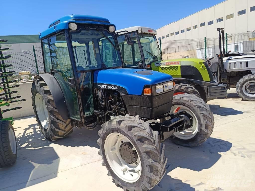 New Holland TN90FC Traktoriai
