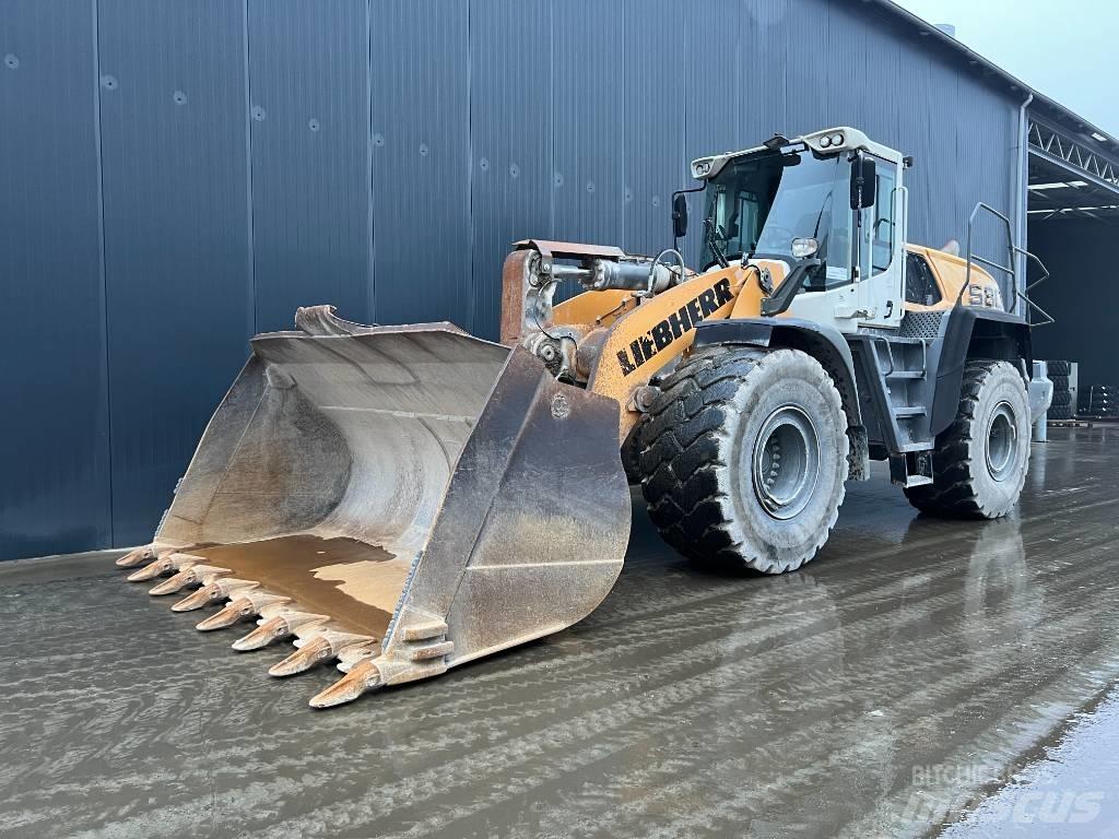 Liebherr L580 Naudoti ratiniai krautuvai