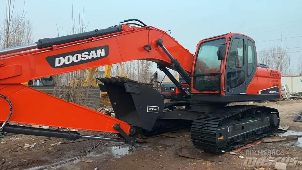 Doosan DX 225 LC Vikšriniai ekskavatoriai