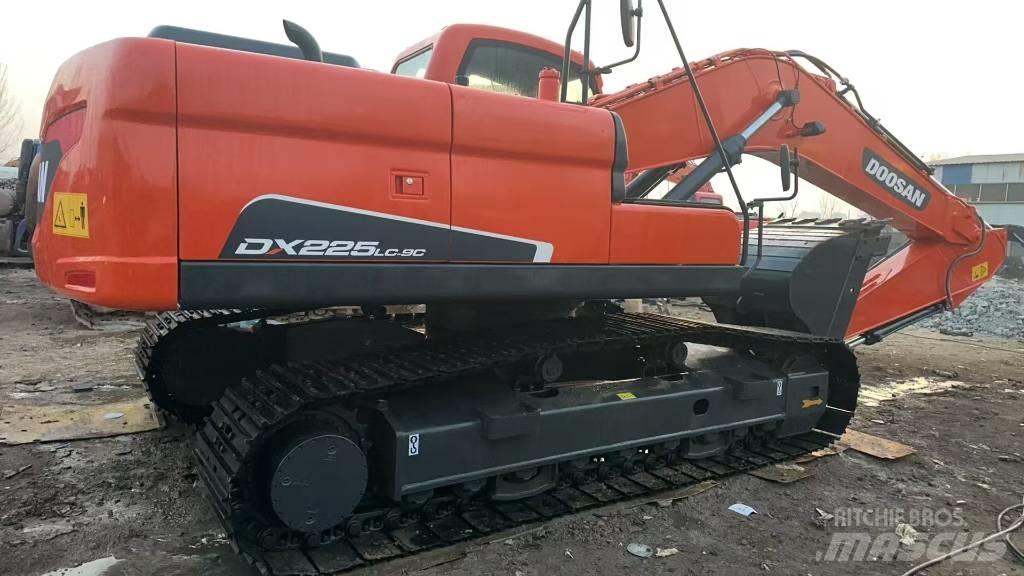 Doosan DX 225 LC Vikšriniai ekskavatoriai
