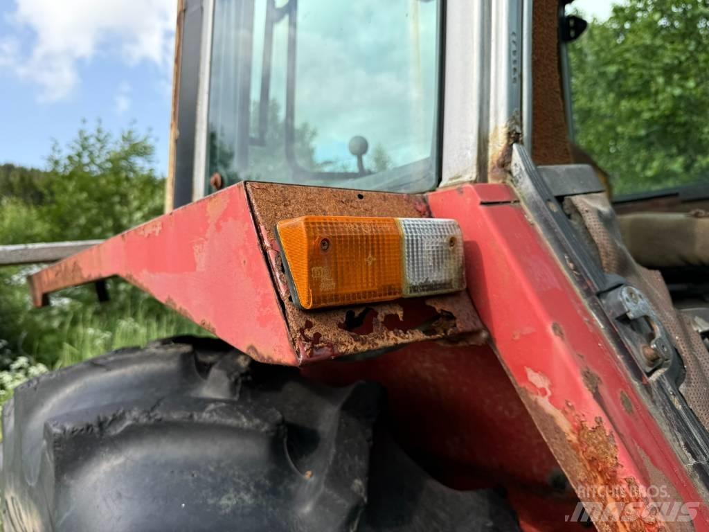 Massey Ferguson 675 Traktoriai