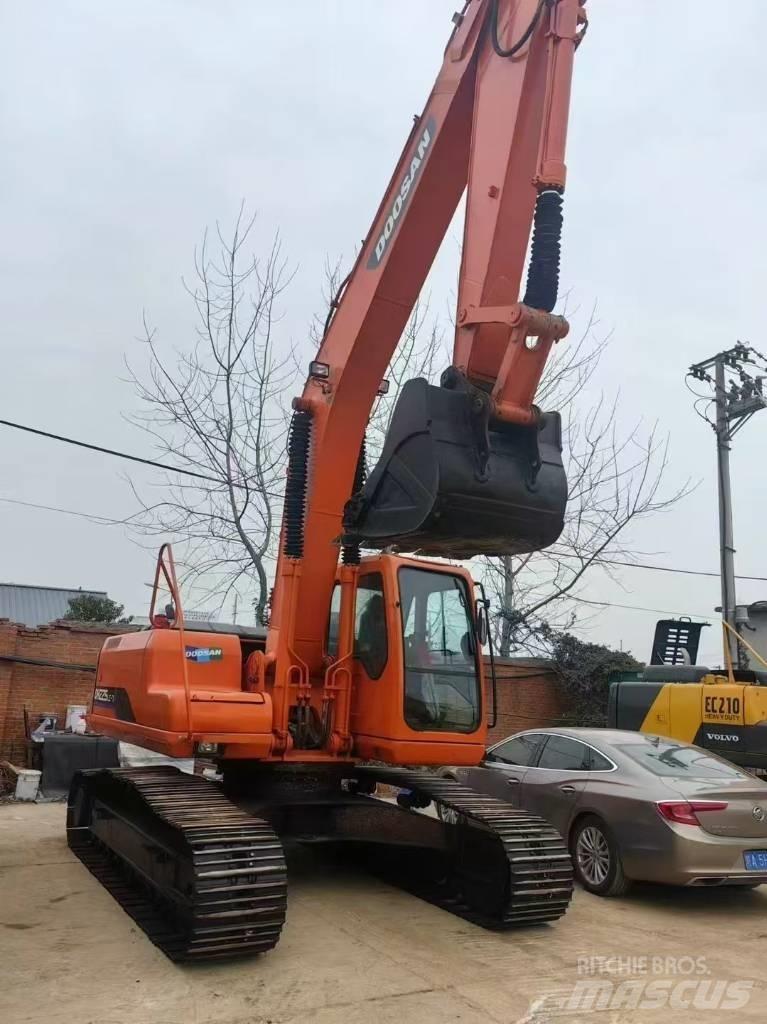 Doosan 225-7 Vikšriniai ekskavatoriai