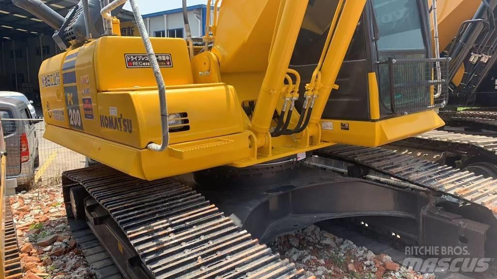 Komatsu PC 200 Vikšriniai ekskavatoriai