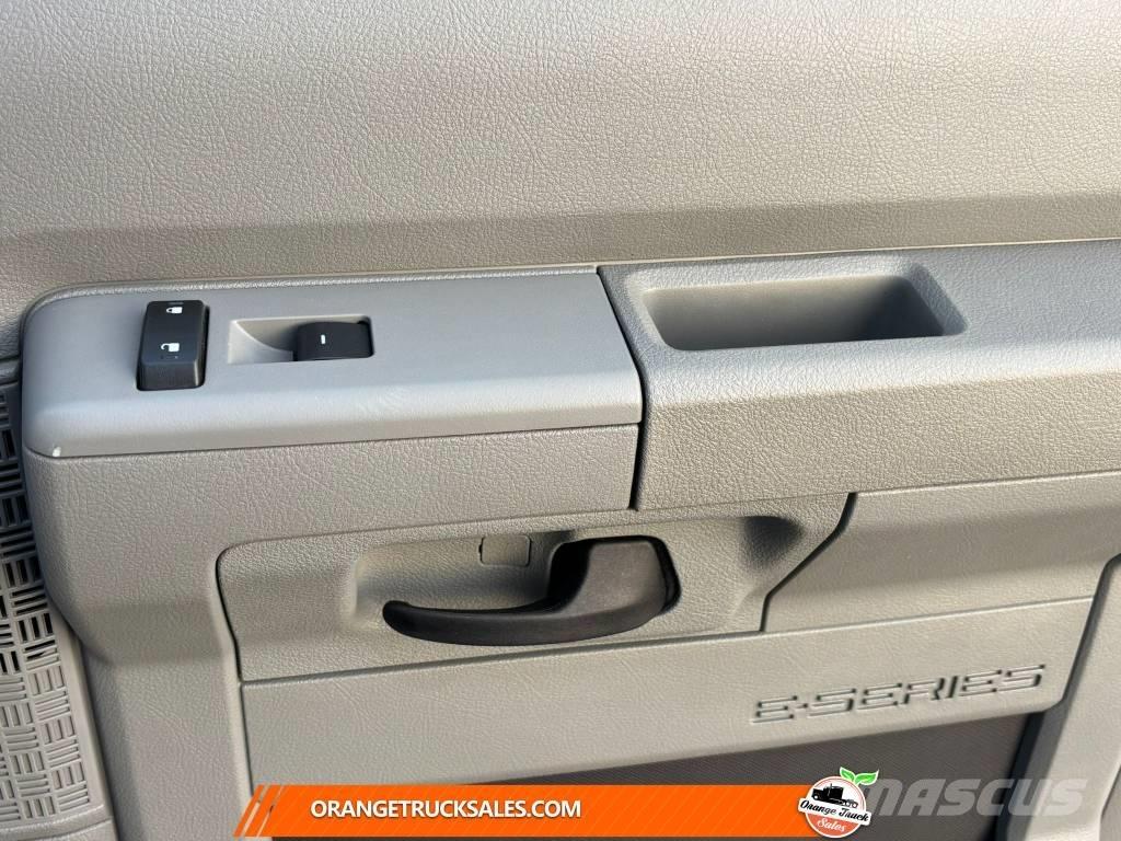 Ford E 350 Sunkvežimiai su dengtu kėbulu