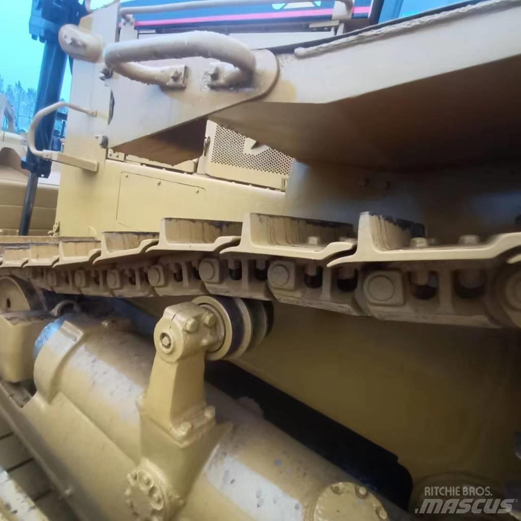 CAT D 6 H Greideriai