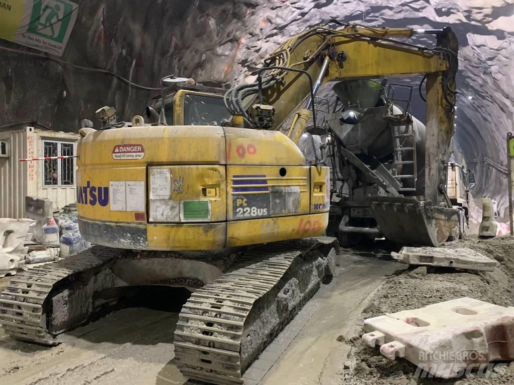 Komatsu PC228US-8 Statyba - Kita