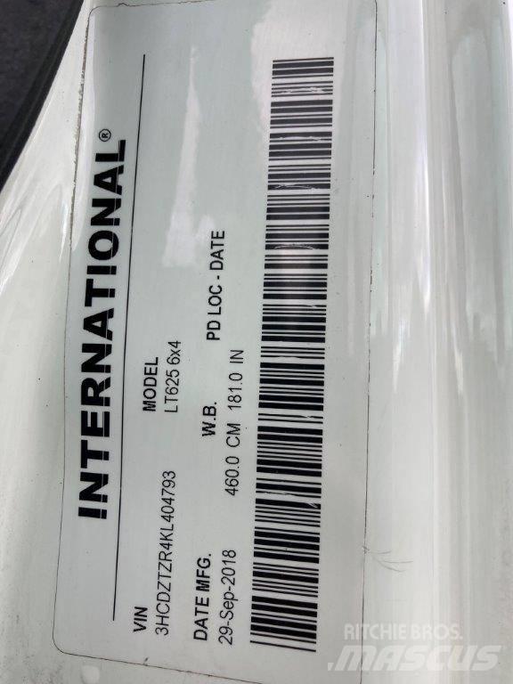 International LT Naudoti vilkikai