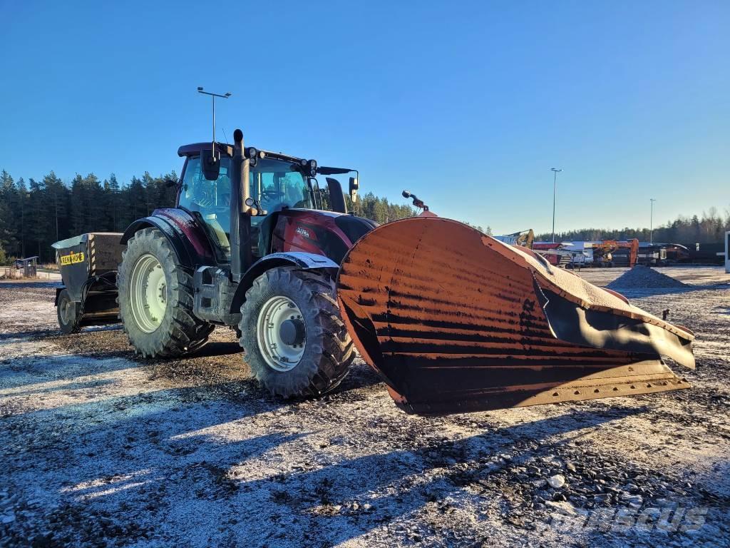 Valtra T 174 E Traktoriai