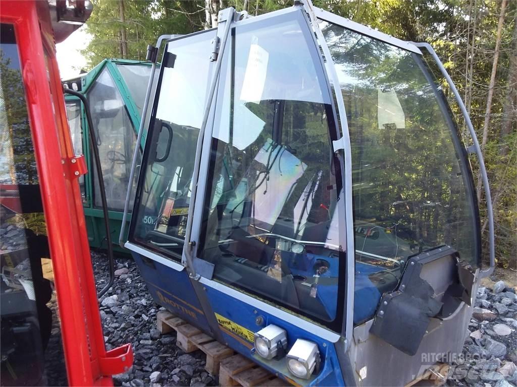 Rottne F18 Kabinos ir salonai