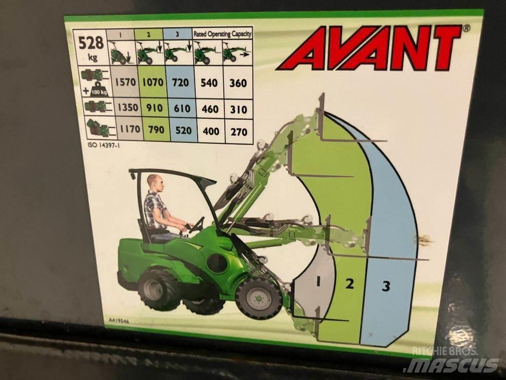 Avant 528 Daugiafunkciniai pakrovėjai