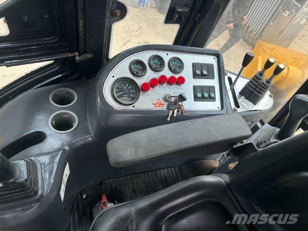 CAT 420 F Ekskavatoriniai krautuvai