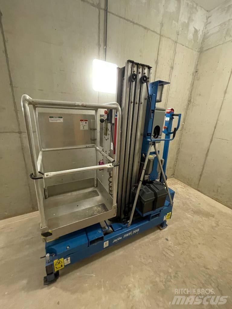 Genie IWP 20 S Vertikalūs stiebiniai keltuvai