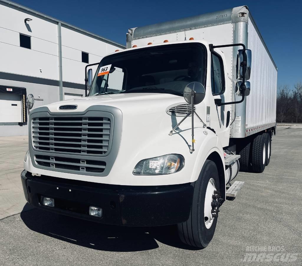 Freightliner M 106 Sunkvežimiai su dengtu kėbulu