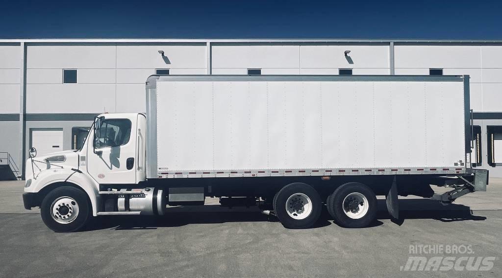 Freightliner M 106 Sunkvežimiai su dengtu kėbulu