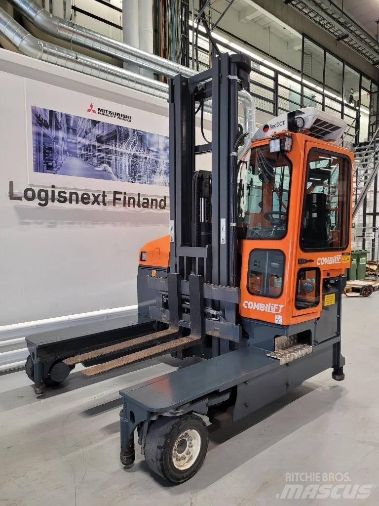 Combilift C 4000 Šakiniai krautuvai su privažiavimu iš visų keturių pusių