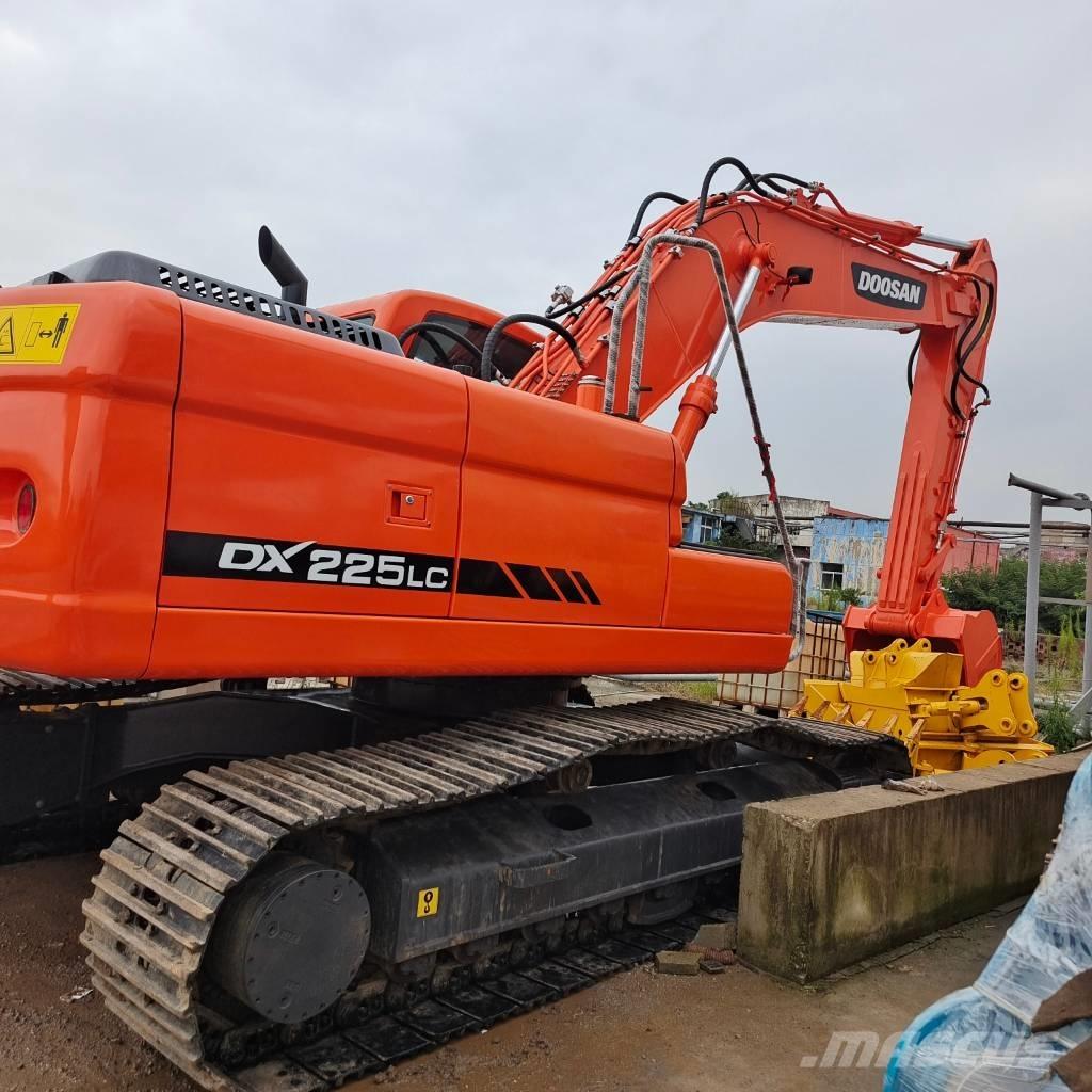 Doosan DX 225 Vikšriniai ekskavatoriai
