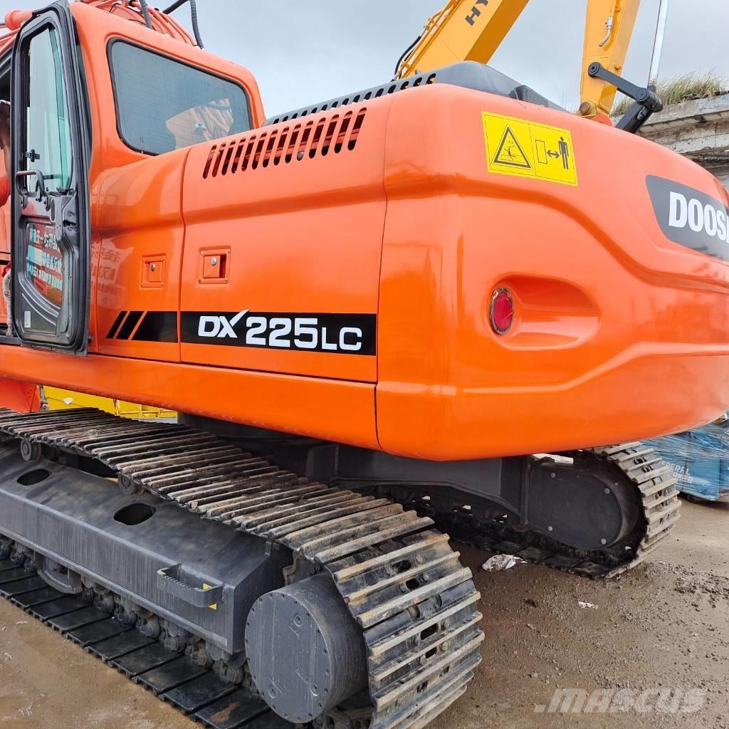 Doosan DX 225 Vikšriniai ekskavatoriai