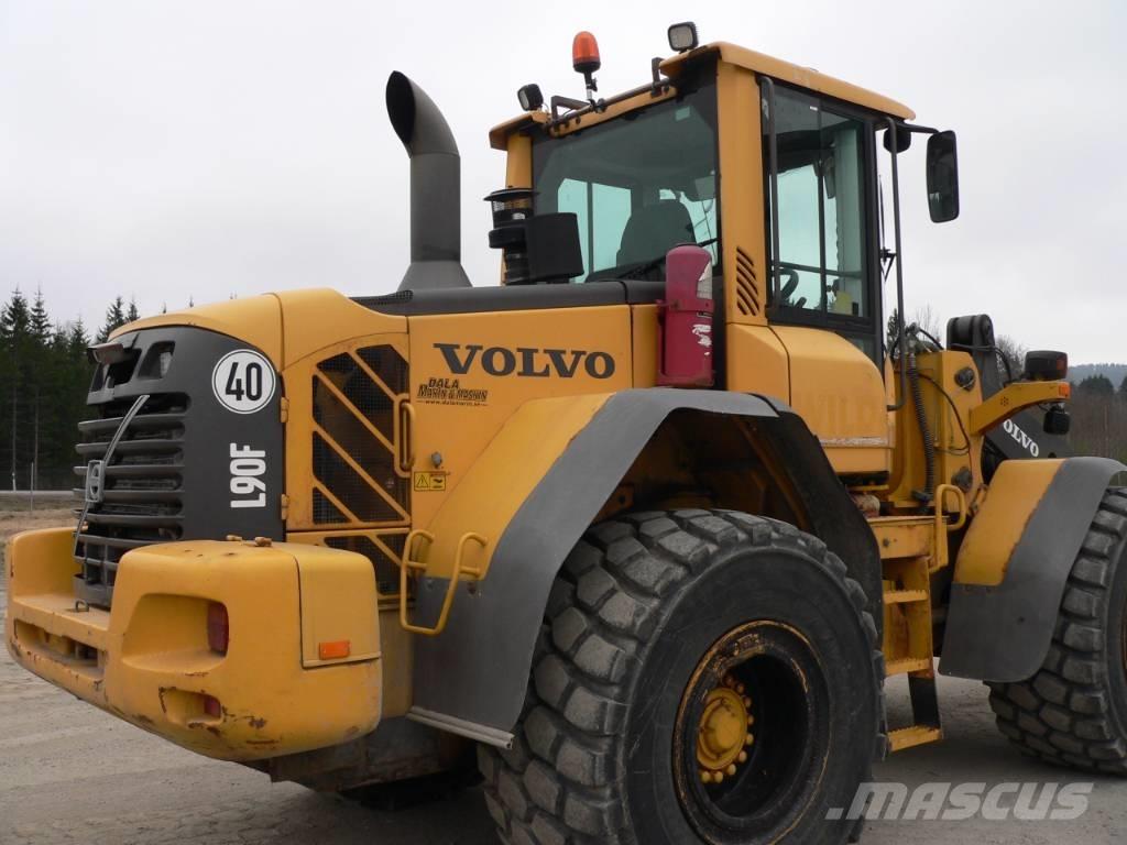 Volvo L 90 F Naudoti ratiniai krautuvai