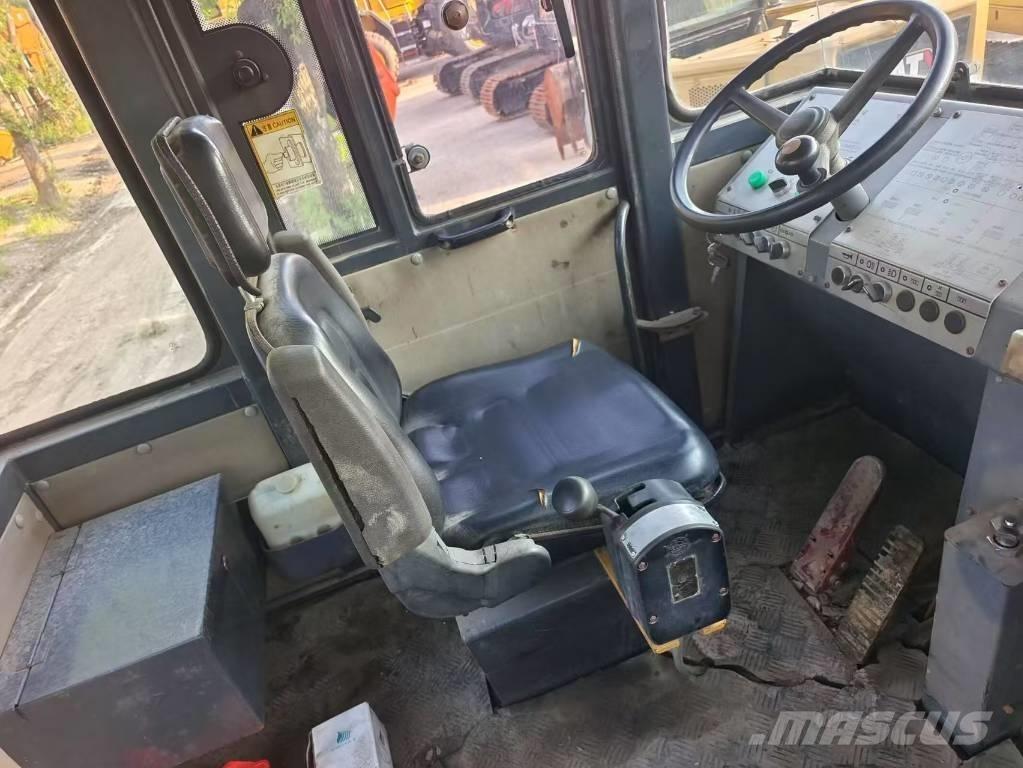 XCMG XP 263 Pneumo volai