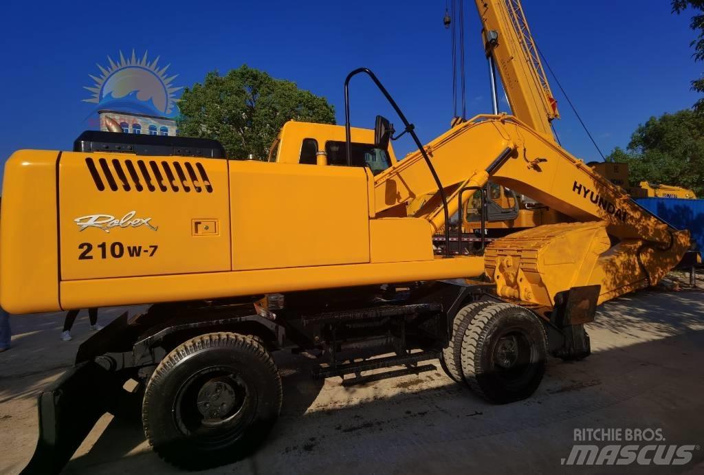 Hyundai R210W-7 Ratiniai ekskavatoriai