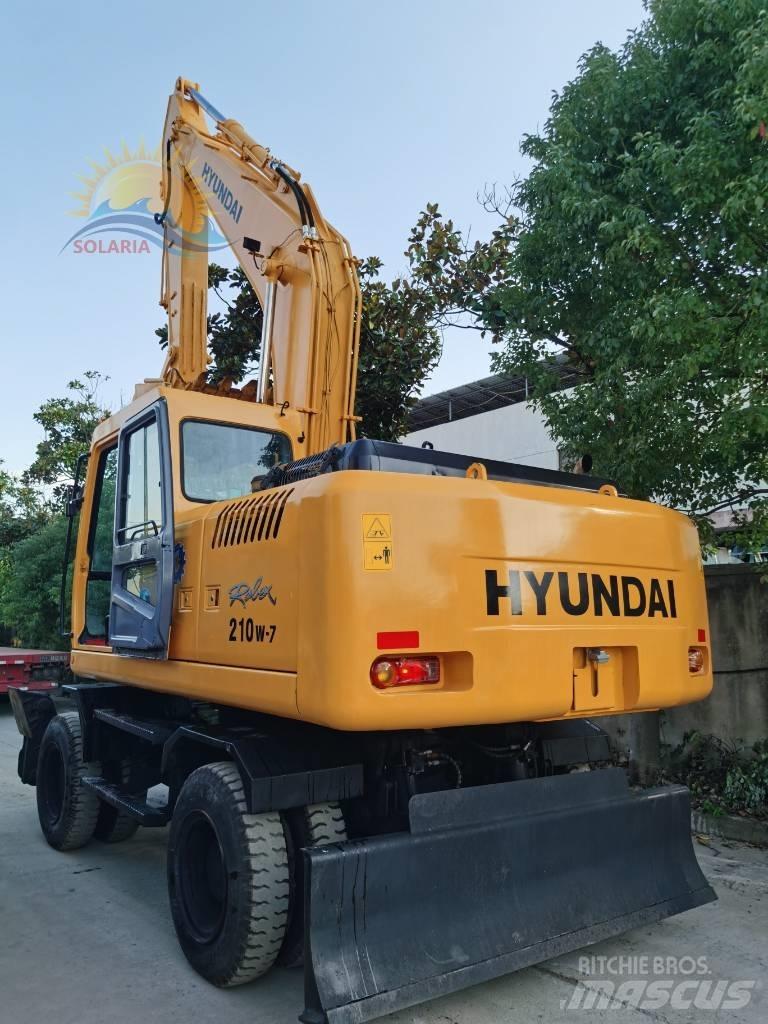 Hyundai R210W-7 Ratiniai ekskavatoriai