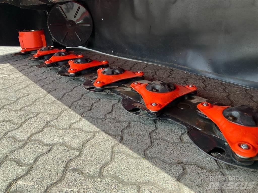 Kubota DM4032 Formuojančios žoliapjovės
