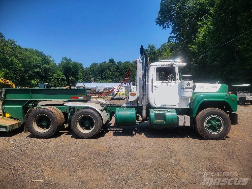 Mack R 688 ST Naudoti vilkikai