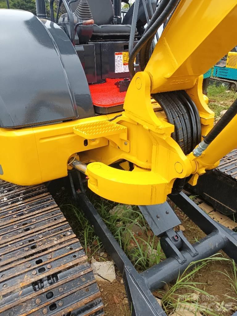 Komatsu PC 40 Vikšriniai ekskavatoriai