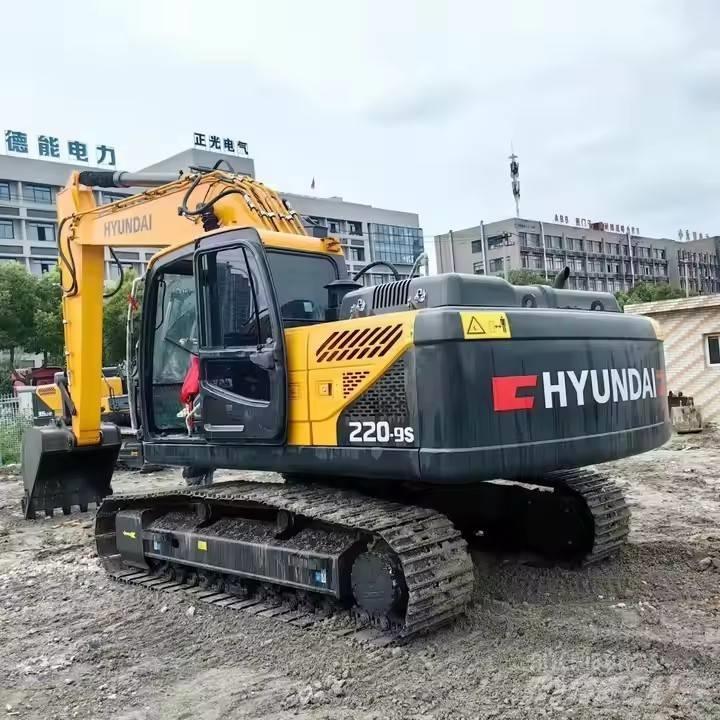 Hyundai 220-9S Vikšriniai ekskavatoriai