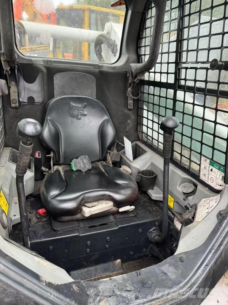 Bobcat T770 Krautuvai su šoniniu pasukimu