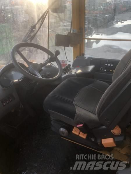 Volvo L 110 E Naudoti ratiniai krautuvai