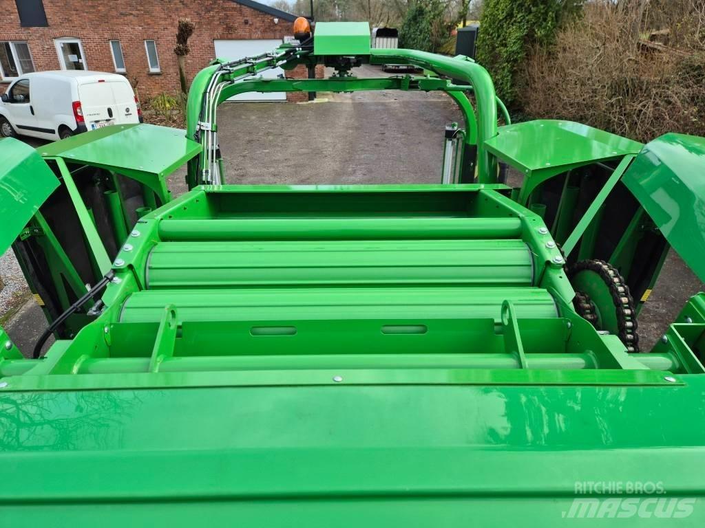 John Deere C441R Ritinių presai