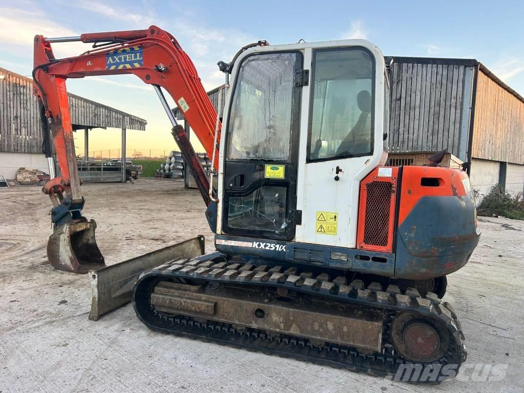 Kubota KX 251 Vidutinės galios ekskavatoriai 7-12 t